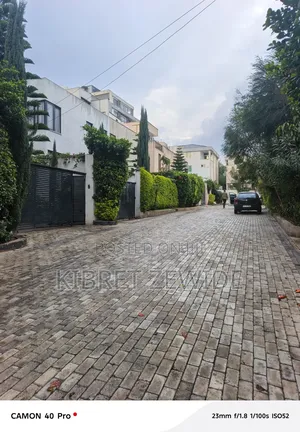 5bdrm House in Kibert Zewdie, Bole for sale