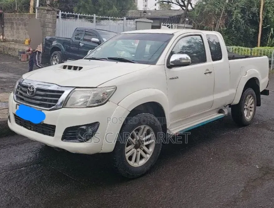 Toyota Hilux 2013 White