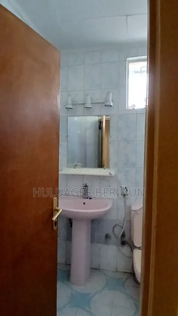 Furnished 3bdrm Villa in Bole for sale