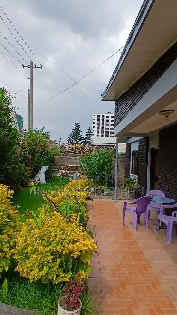 Furnished 3bdrm Villa in Bole for sale