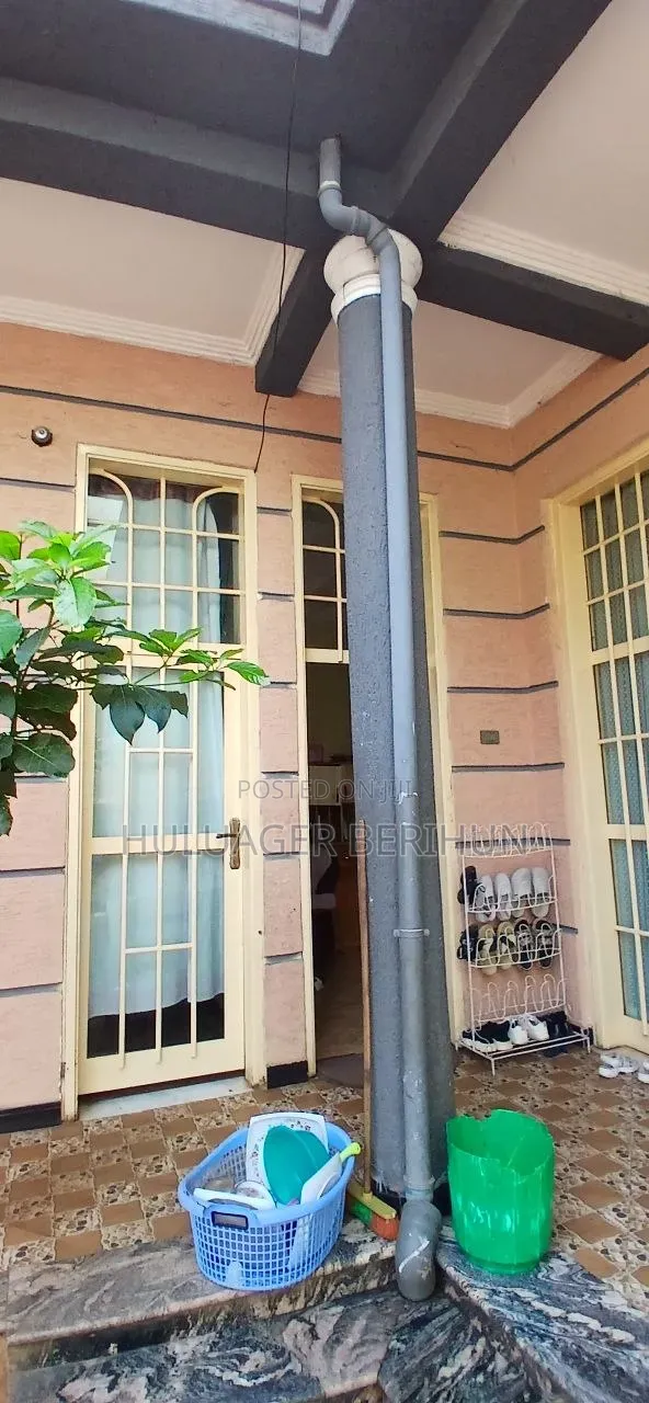 Furnished 3bdrm Villa in Bole for sale