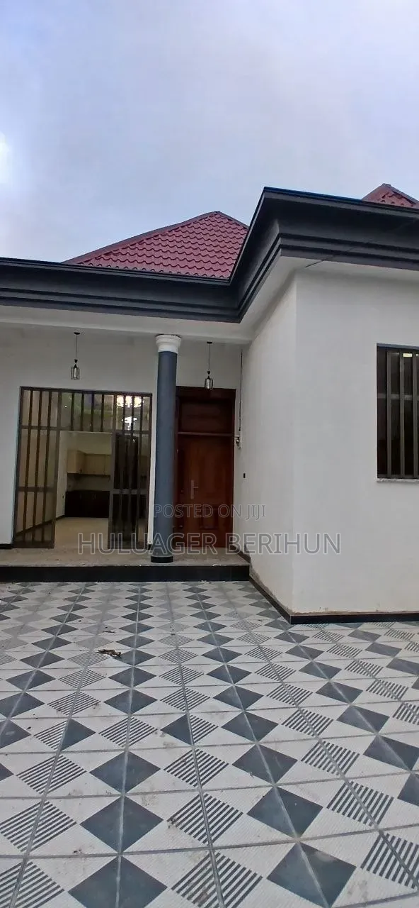 Furnished 3bdrm Villa in Bole for sale
