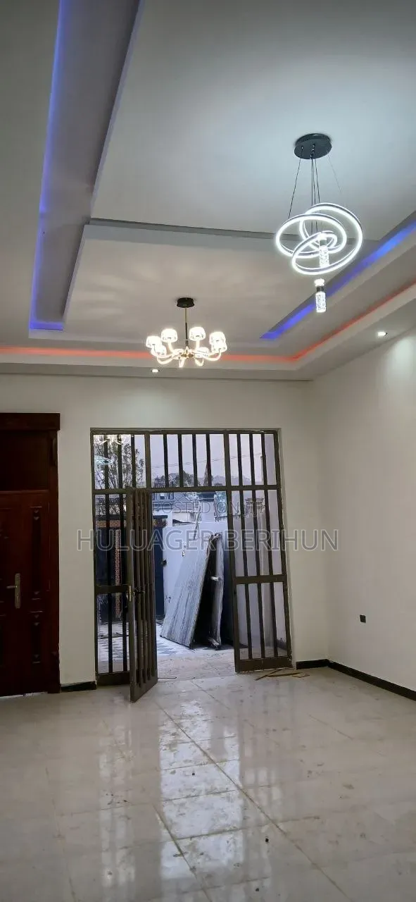 Furnished 3bdrm Villa in Bole for sale