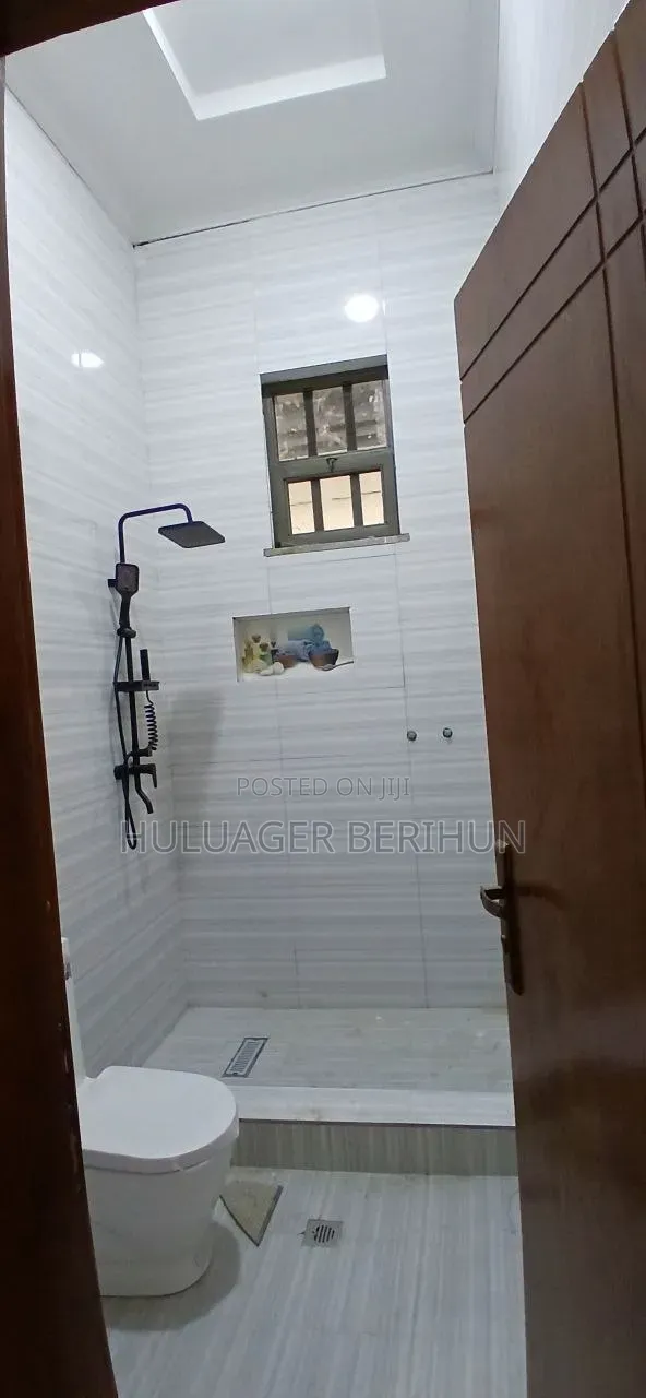 Furnished 3bdrm Villa in Bole for sale