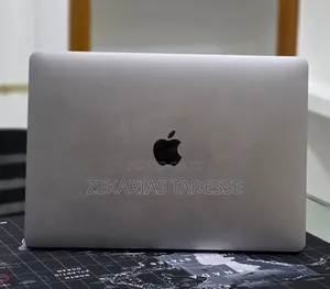 New Laptop Apple MacBook Pro 2017 16GB Intel Core i5 SSD 512GB
