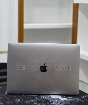 New Laptop Apple MacBook Pro 2017 16GB Intel Core i5 SSD 512GB