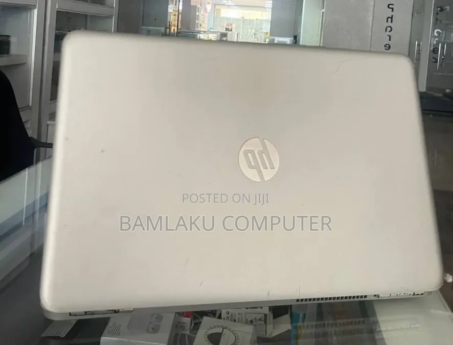 New Laptop HP Pavilion 15 8GB Intel Core i5 HDD 1T