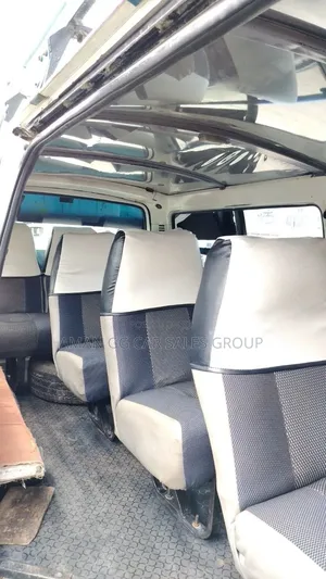 Toyota HiAce 2002 White