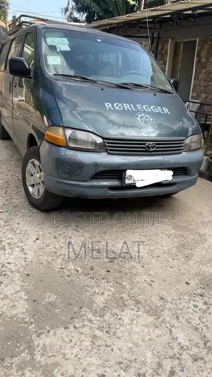 Toyota HiAce 220 2007 Green
