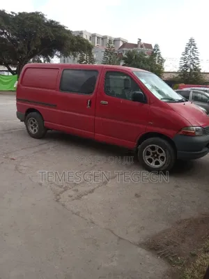 Toyota HiAce 2006 Red