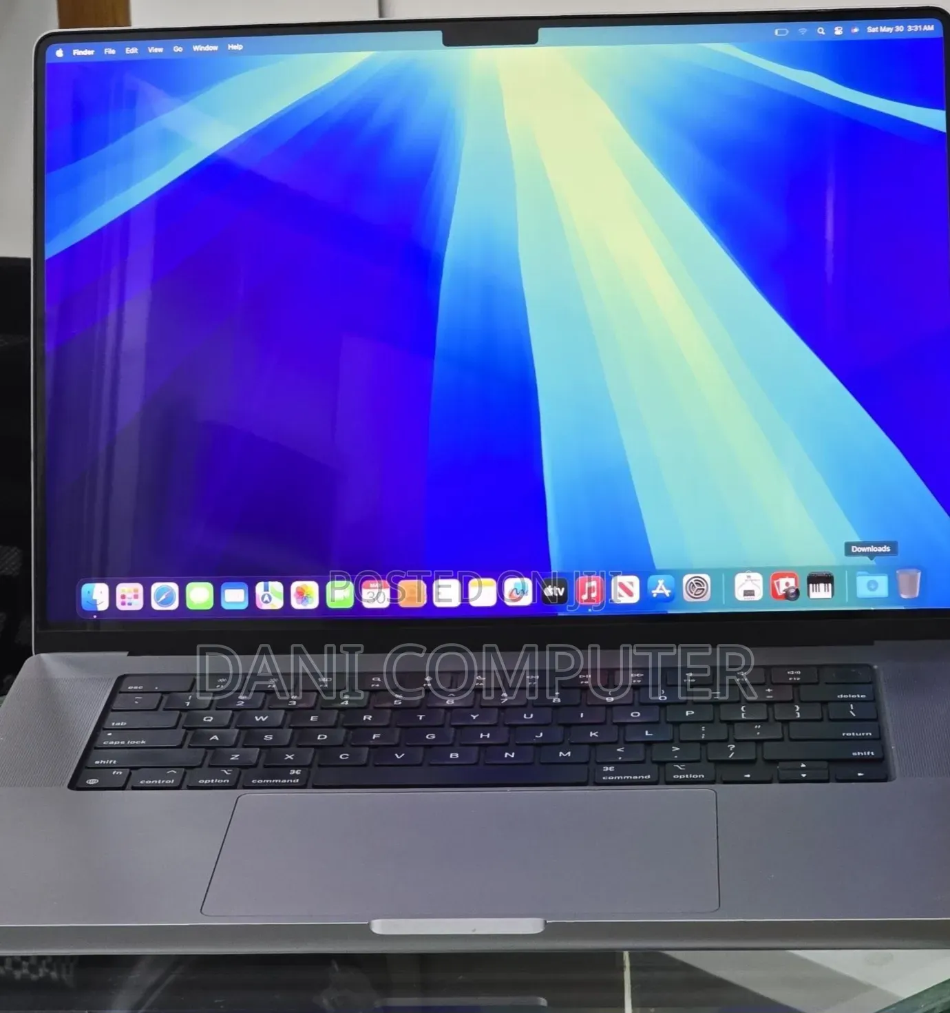 New Laptop Apple MacBook Pro 2021 M1 32GB Apple M1 Pro SSD 512GB