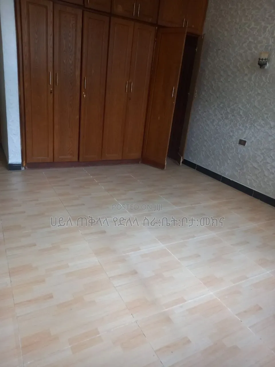 Furnished 5bdrm Villa in Ayat Zone Inside, Yeka for sale