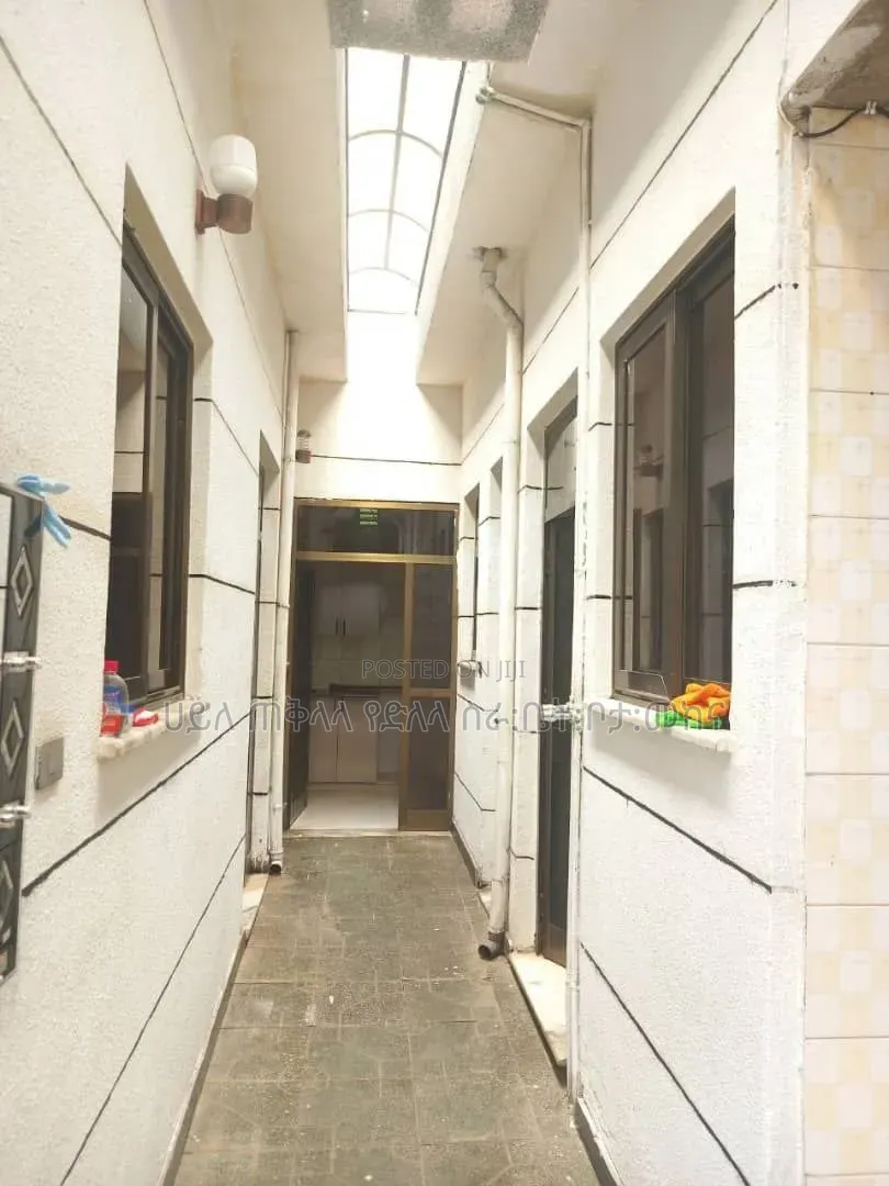 Furnished 5bdrm Villa in Ayat Zone Inside, Yeka for sale