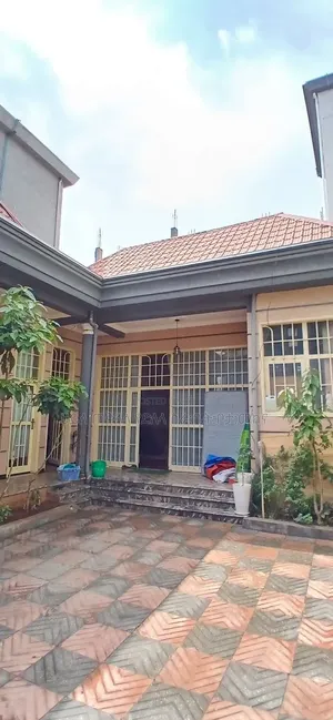 Furnished 4bdrm Villa in Ayat Area, Yeka for sale