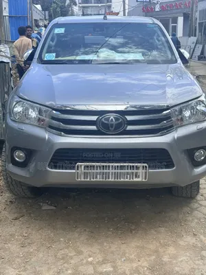 Toyota Hilux 2019 Silver