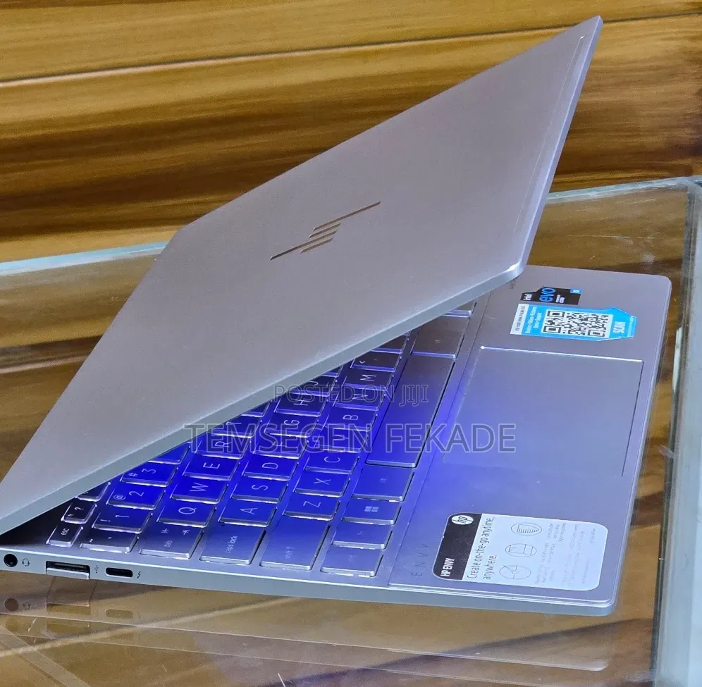 New Laptop HP Envy 14 8GB Intel Core i5 SSD 256GB