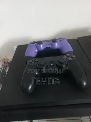 Playstation 4 Slim