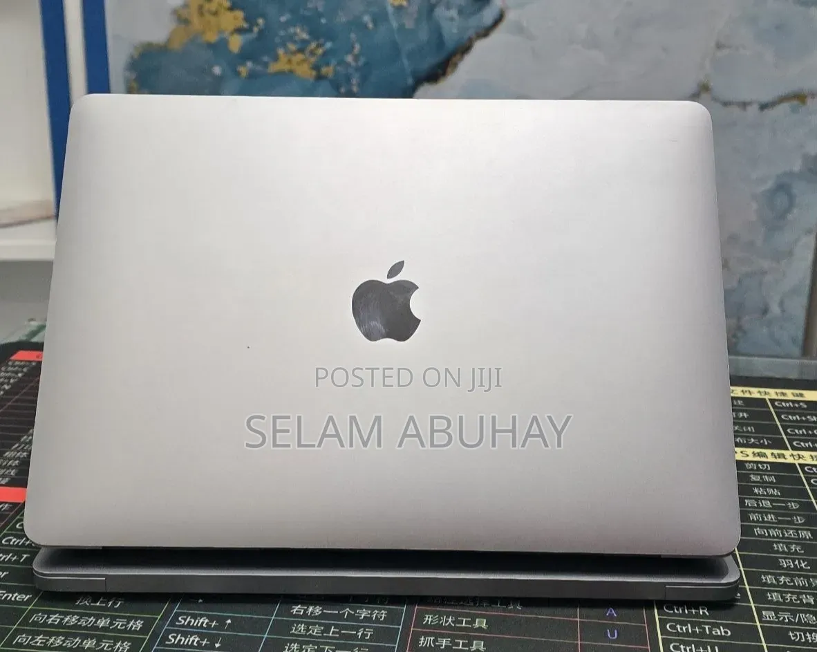 New Laptop Apple MacBook Pro 2020 M1 8GB Apple M1 SSD 256GB