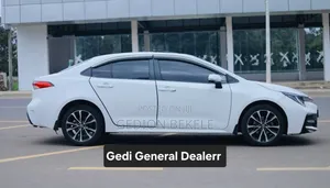 Toyota Corolla 2022 White