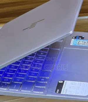 New Laptop HP Envy 14 8GB Intel Core i5 SSD 256GB