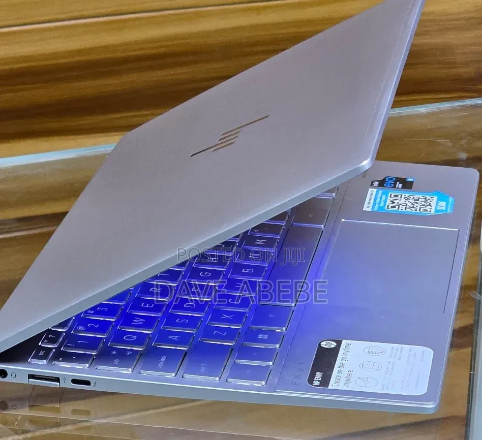 New Laptop HP Envy 14 8GB Intel Core i5 SSD 256GB