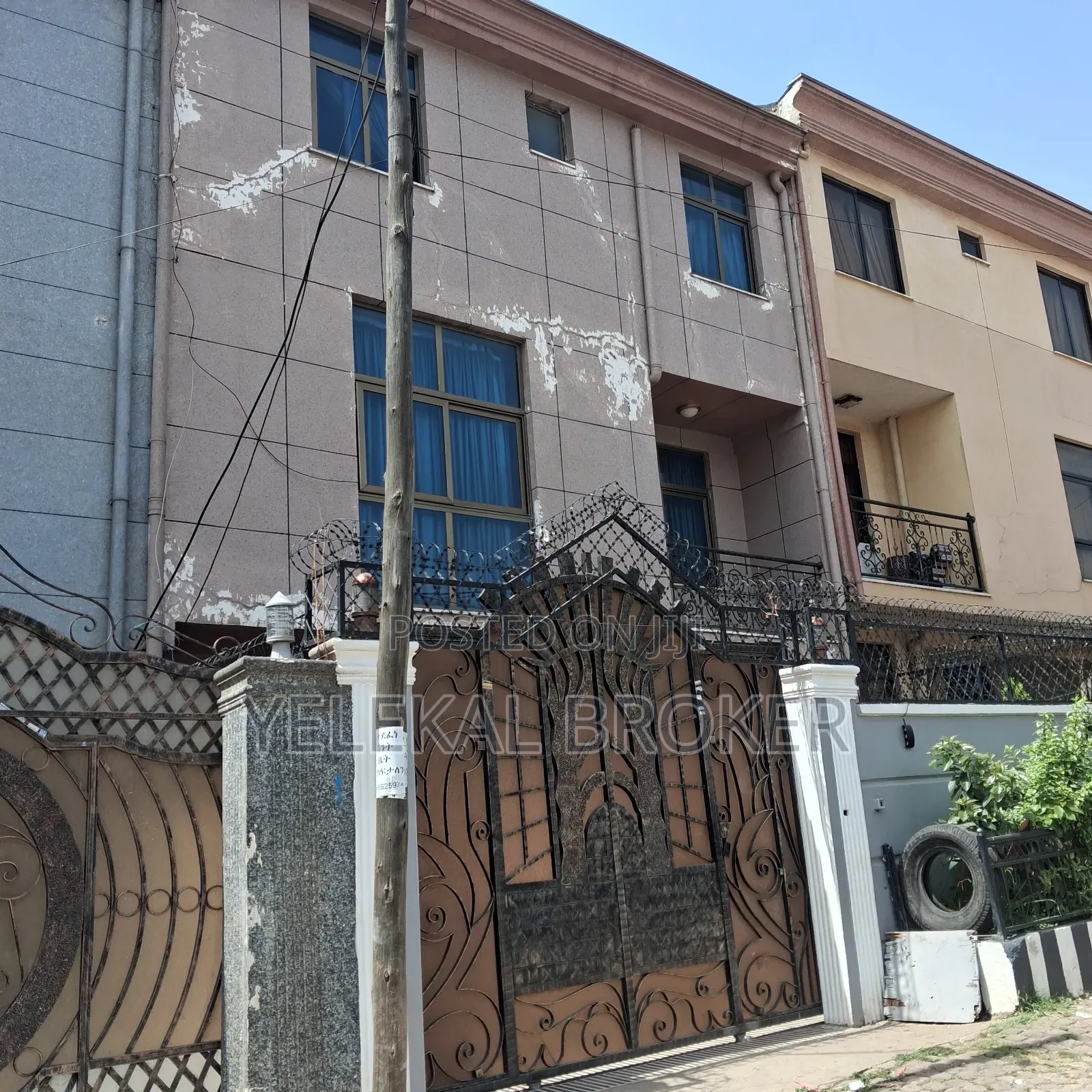 5bdrm House in አባዉራ, Kolfe Keranio for sale