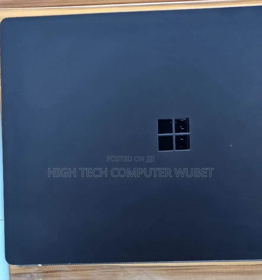 New Laptop Microsoft Surface 16GB Intel Core i7 SSD 256GB