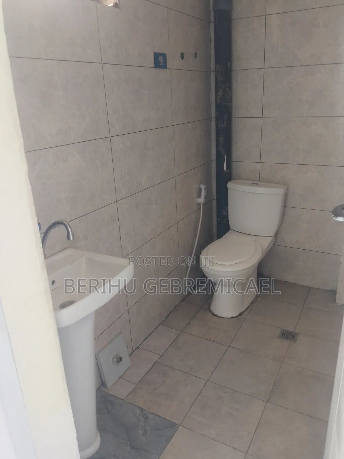 1bdrm Condo in አያት, Yeka for sale