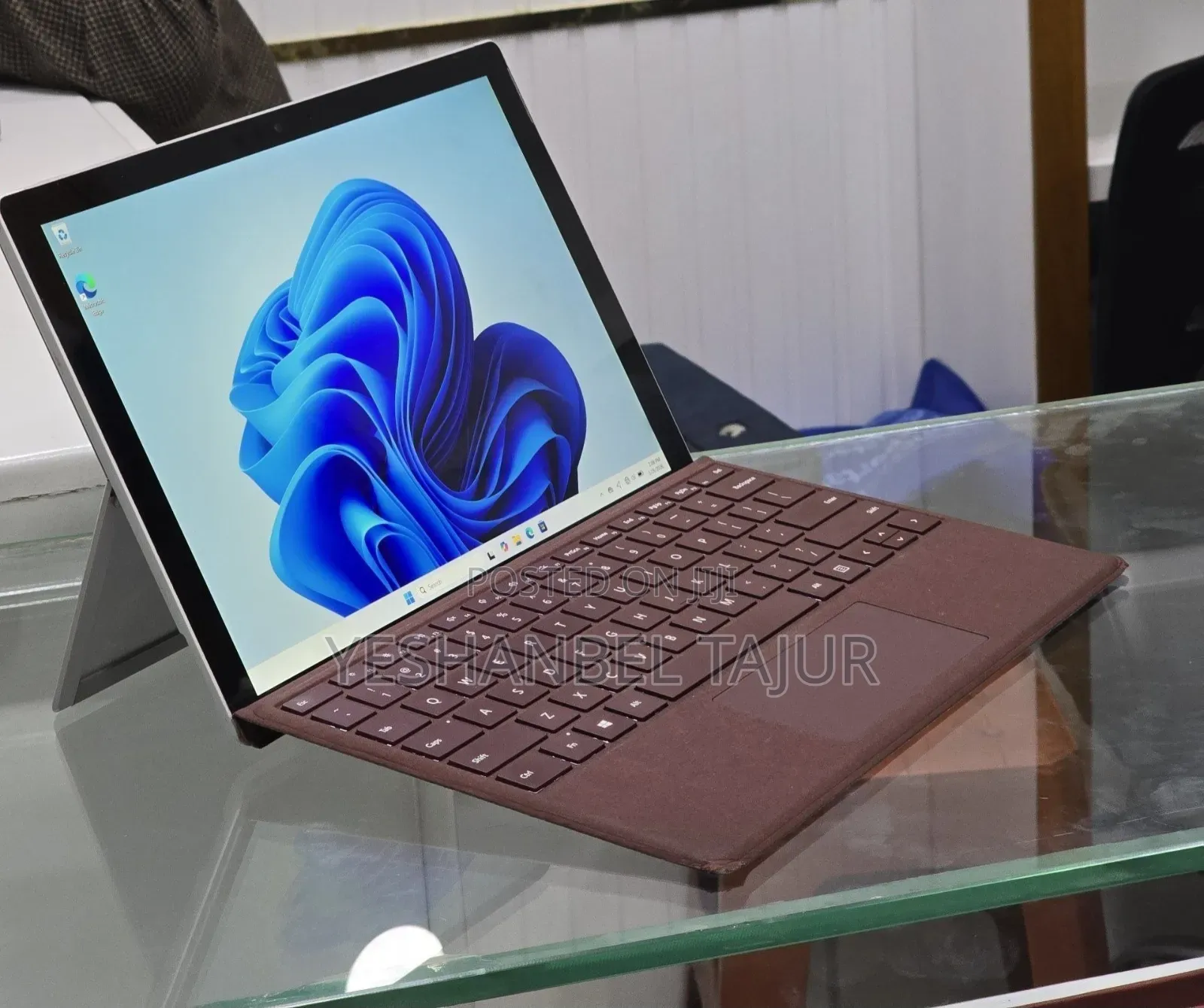 New Laptop Microsoft Surface Pro 6 8GB Intel Core i5 SSD 128GB