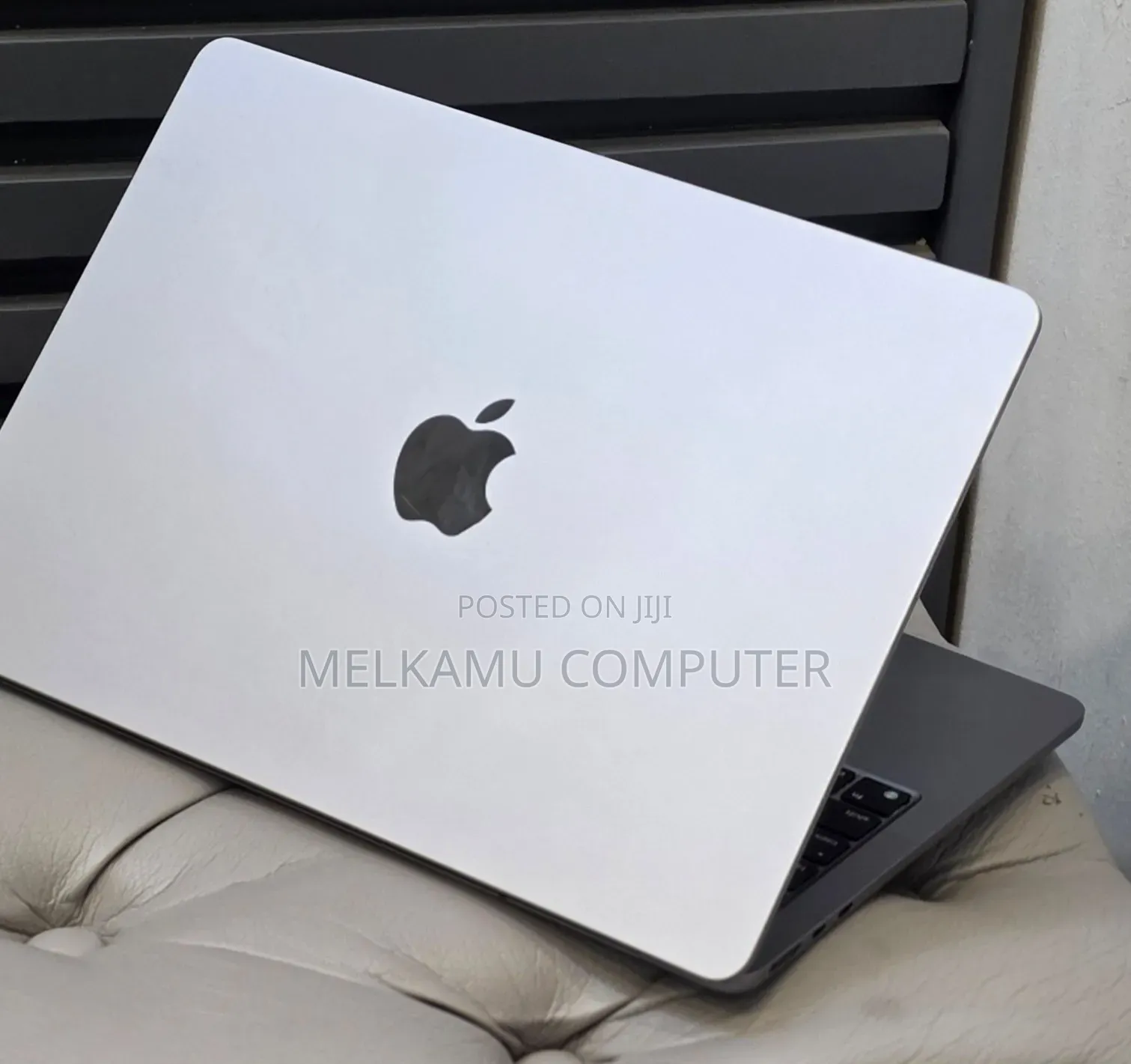 New Laptop Apple MacBook Air 2022 M2 8GB Apple M2 SSD 256GB