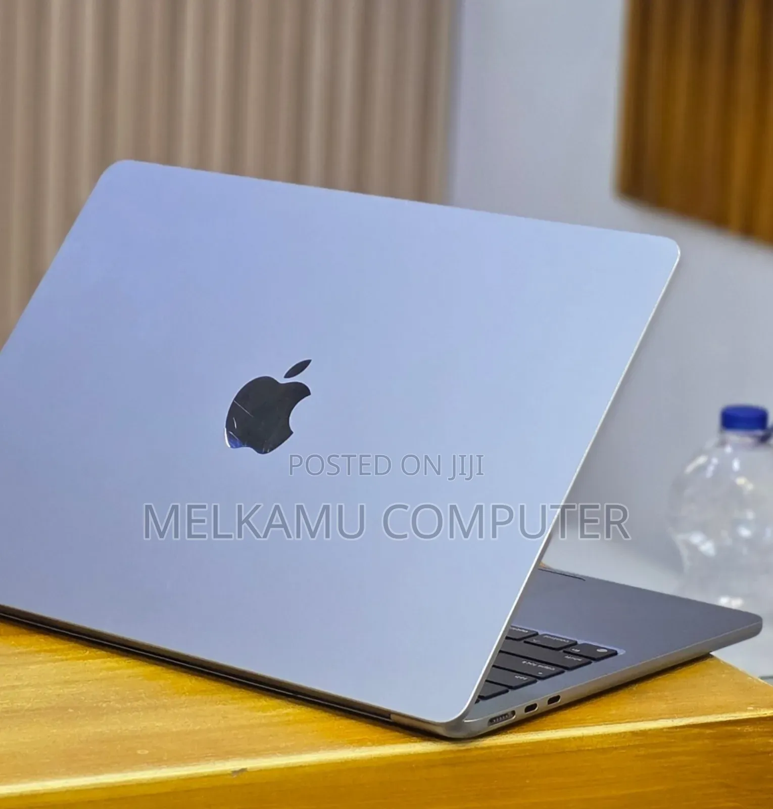 New Laptop Apple MacBook Air 2022 M2 8GB Apple M2 SSD 256GB