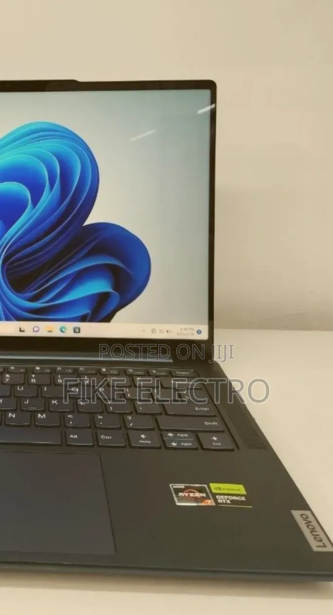 New Laptop Lenovo Yoga 7i 16GB AMD Ryzen 7 SSD 512GB
