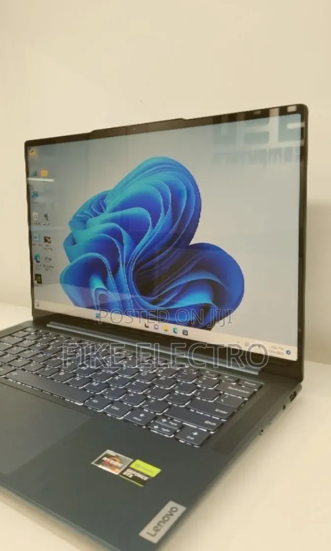 New Laptop Lenovo Yoga 7i 16GB AMD Ryzen 7 SSD 512GB
