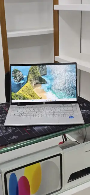 New Laptop HP Pavilion x360 8GB Intel Core i5 SSD 512GB