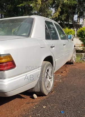 Mercedes-Benz E200 2000 White
