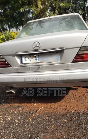 Mercedes-Benz E200 2000 White