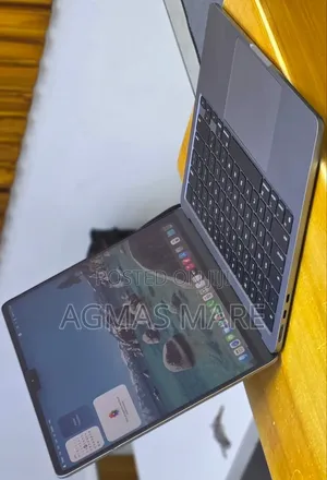 New Laptop Apple MacBook Air 2022 M2 8GB Apple M2 SSD 256GB