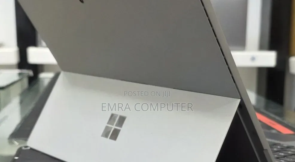 New Laptop Microsoft Surface 16GB Intel Core i7 SSD 512GB