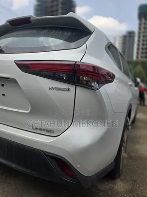 New Toyota Highlander Hybrid 2024 White