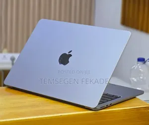 New Laptop Apple MacBook Air 2023 M2 8GB Apple M2 SSD 256GB