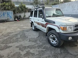 Toyota Land Cruiser 2019 White