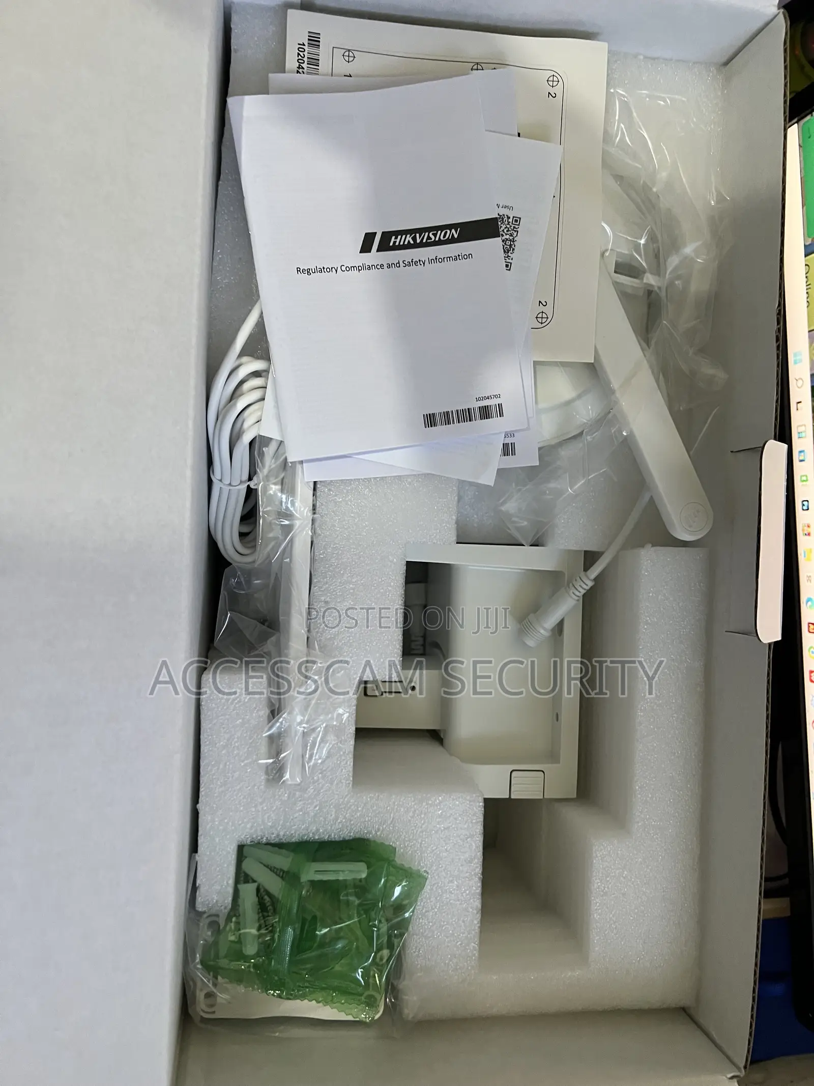 Hikvision PTZ 4g Solar Power Camera