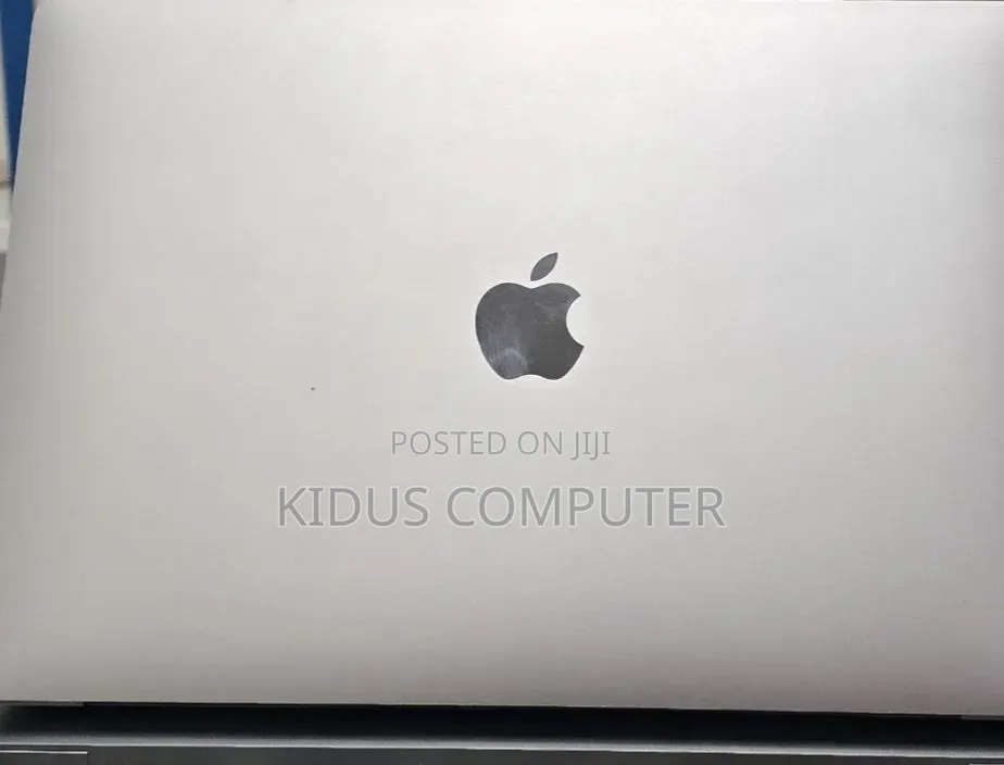 New Laptop Apple MacBook Air 8GB Apple M1 SSD 256GB
