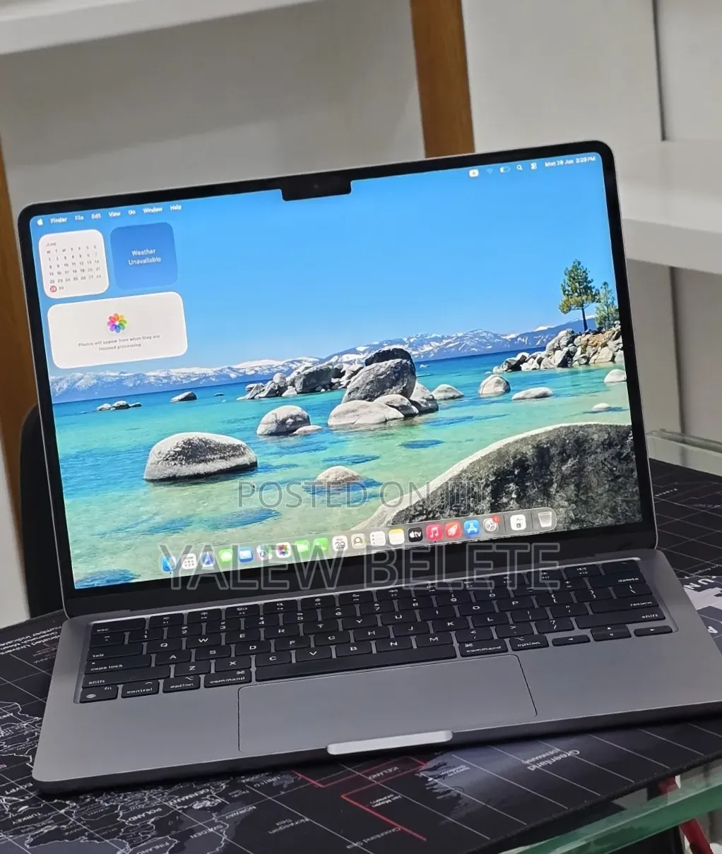 New Laptop Apple MacBook Air 2022 M2 16GB Apple M2 SSD 256GB