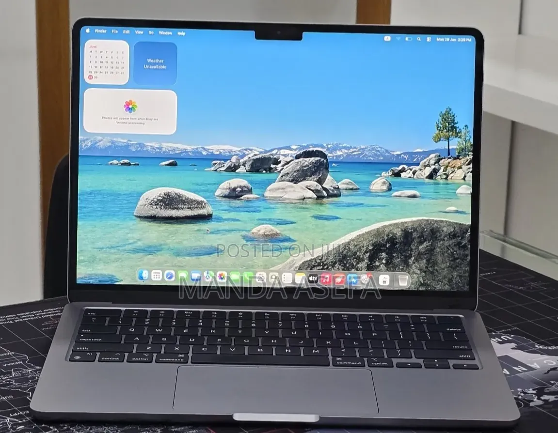 New Laptop Apple MacBook Air 2022 M2 16GB Apple M2 SSD 256GB