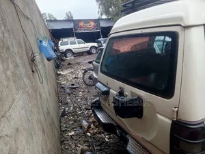 Mitsubishi Pajero Junior 1998 White