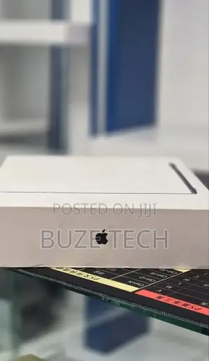 New Laptop Apple MacBook Air 2025 M4 16GB Apple M4 SSD 256GB