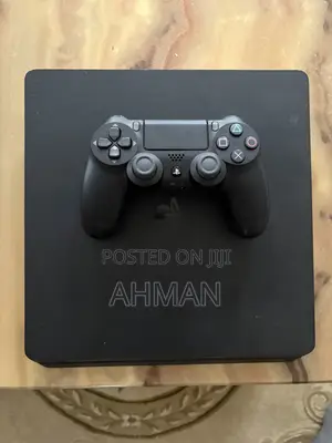 Playstation 4 Slim