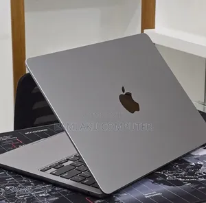 New Laptop Apple MacBook Air 2022 M2 16GB Apple M2 SSD 256GB