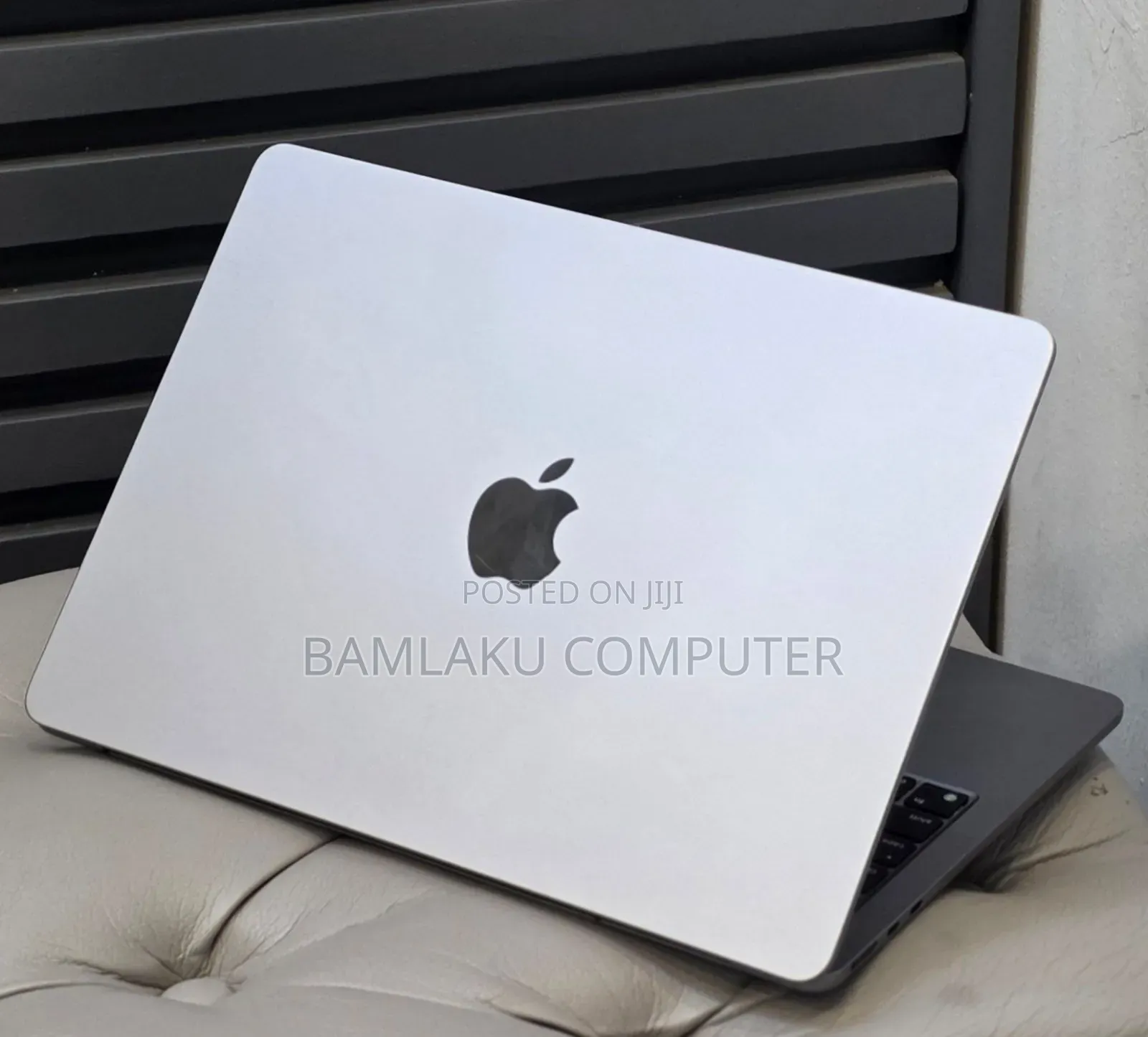 New Laptop Apple MacBook Air 2022 M2 8GB Apple M2 SSD 256GB